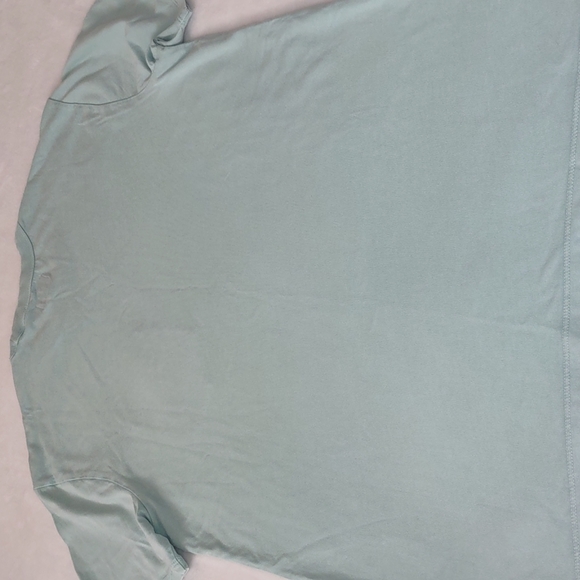 Guess Tshirt - Picture 6 of 8